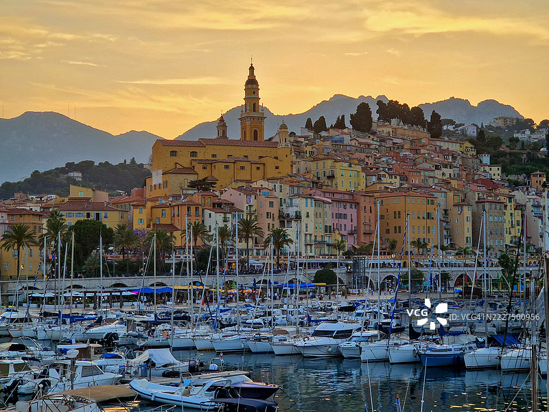 法国蔚蓝海岸的门顿日落时分图片素材