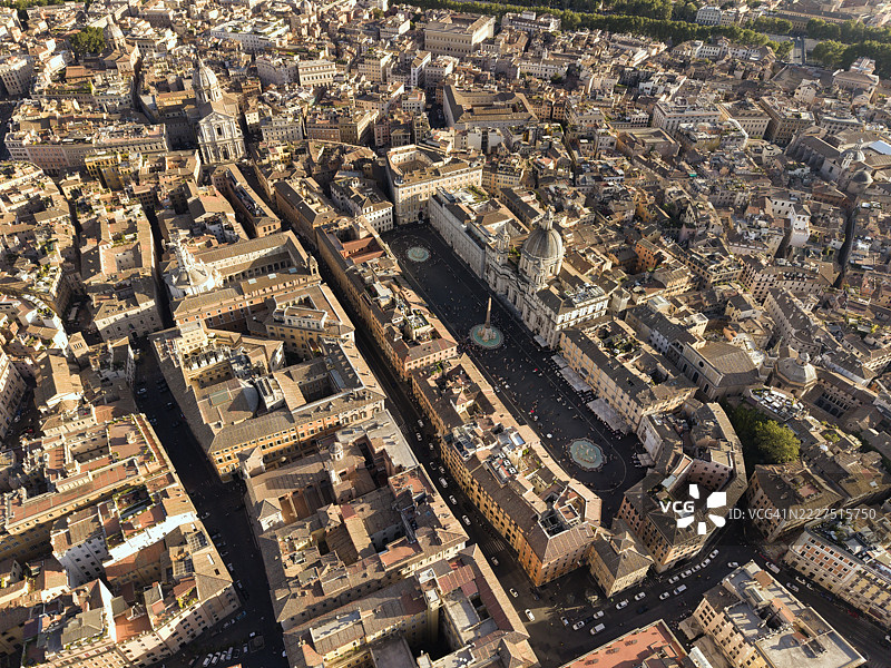 罗马历史中心的鸟瞰图，包含纳沃纳广场，意大利图片素材