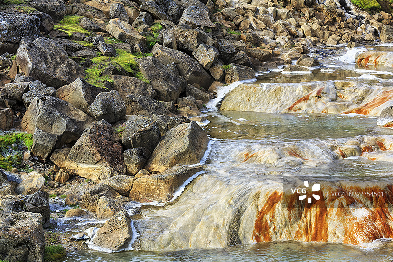 沉积台阶、沉积阶梯、苔藓覆盖的火山岩、赫瓦拉维利尔地热区、冰岛高地、南部地区、冰岛图片素材