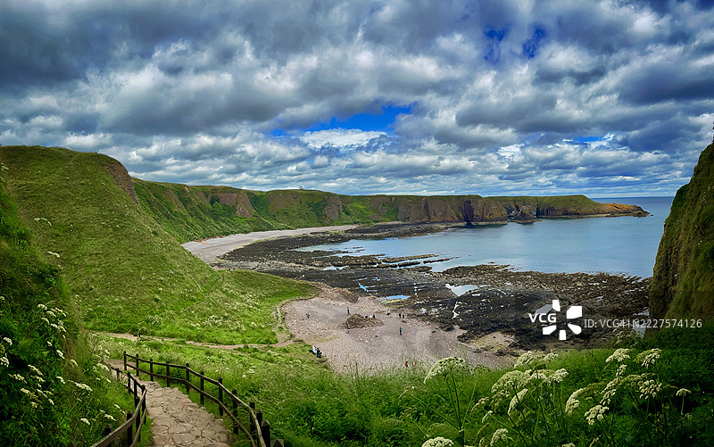 海洋与天空的美丽景色，斯通黑文，苏格兰，英国图片素材