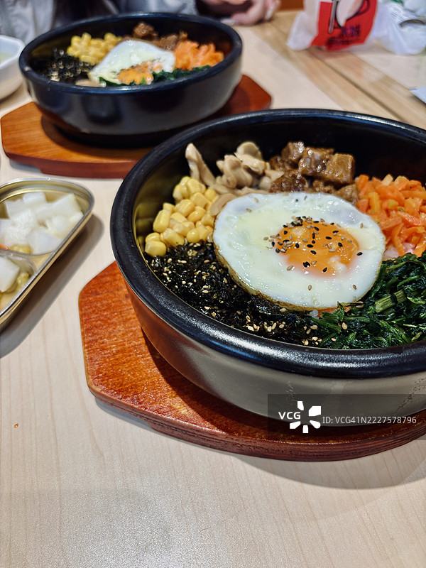 高角度视图的餐桌美食，来自中国图片素材