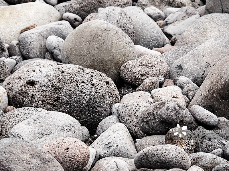 海岸边的火山岩图片素材