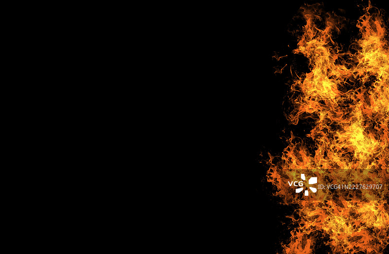 黑色背景上的火焰特写图片素材