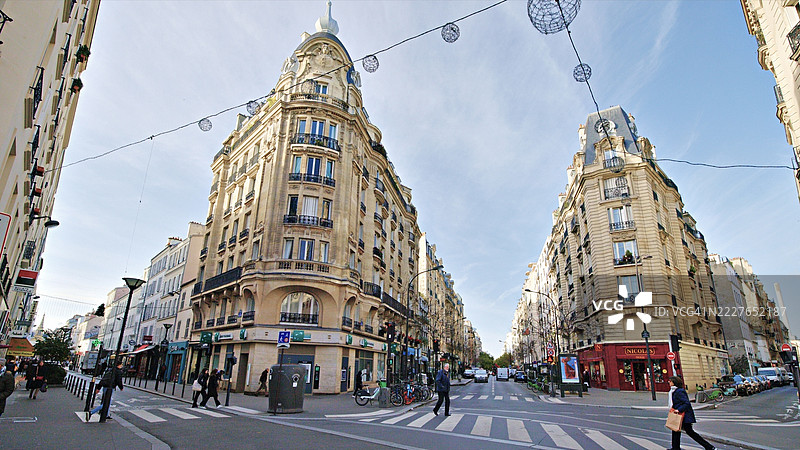 巴黎法国交叉口的奥斯曼风格建筑图片素材