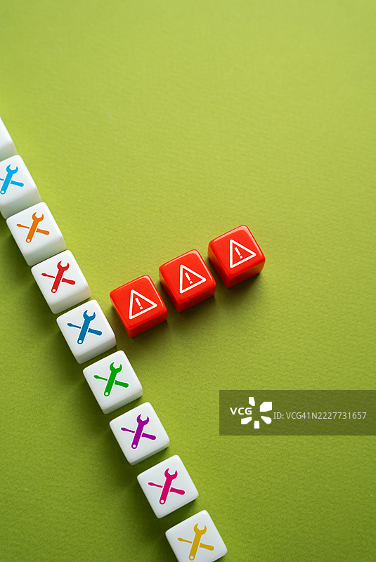 选择修复故障或纠正问题的工具和方法，有效解决技术问题、故障或损坏设备，提高效率并防止问题，乌克兰图片素材