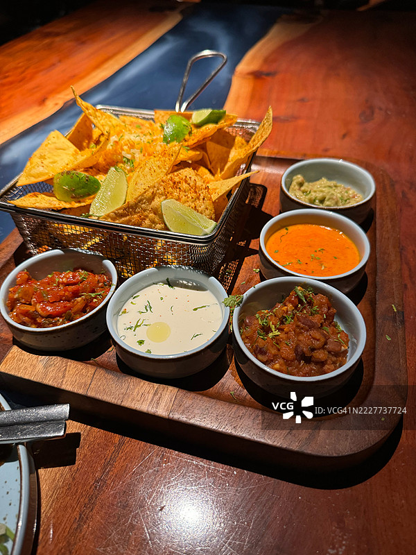 高角度视图的餐桌美食，印度安得拉邦维沙卡帕特南图片素材