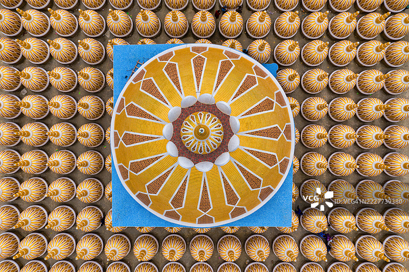 孟加拉国的图案天花板的低角度视图图片素材