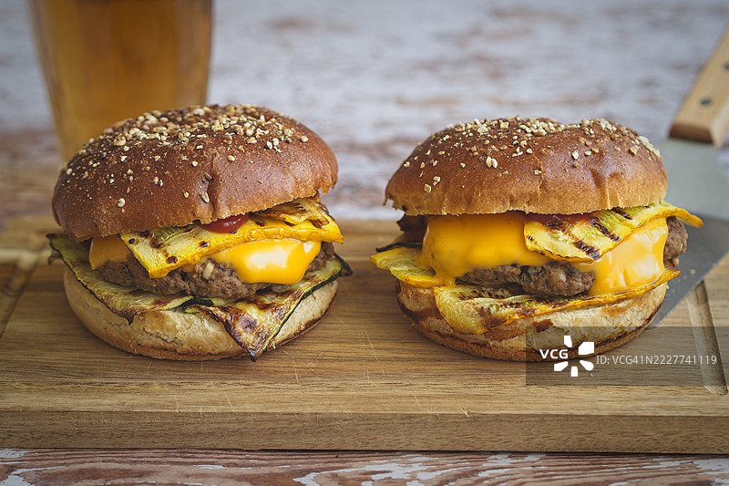 桌子上的汉堡特写，德国图片素材