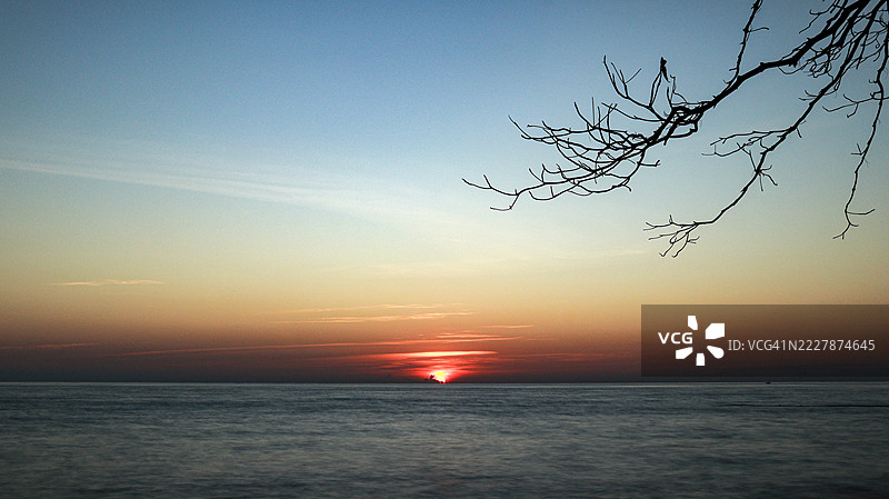 巴厘岛桑比仁腾的神秘日出图片素材