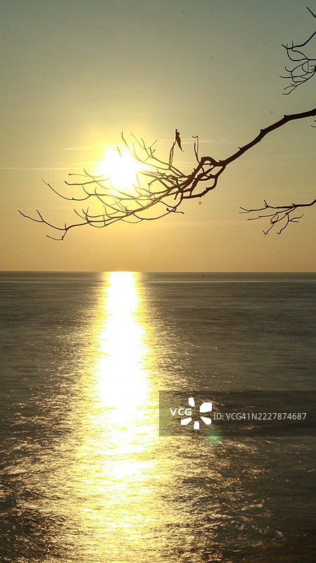 巴厘岛桑比仁腾的神秘日出图片素材