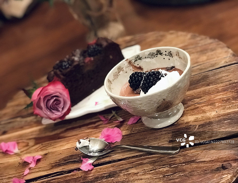 桌子上的甜点特写，德克萨斯州伍德兰兹，美国图片素材