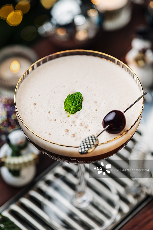 威士忌酸圣诞鸡尾酒图片素材