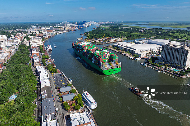 乔治亚州萨凡纳集装箱船航拍图图片素材