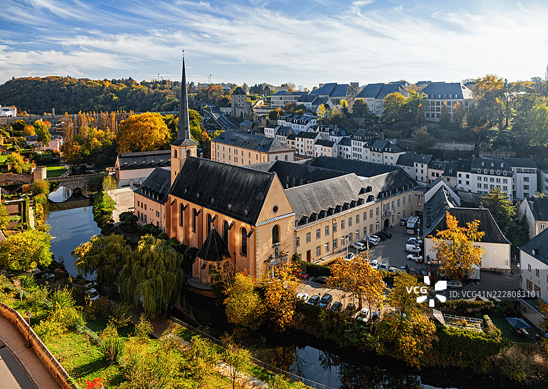 卢森堡老城（下城）的秋季风景图片素材