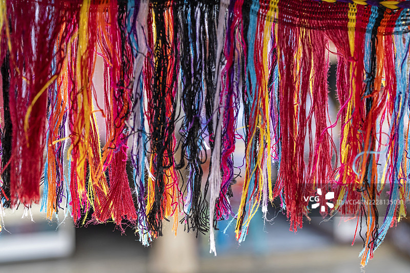 五彩缤纷的挂织物图片素材