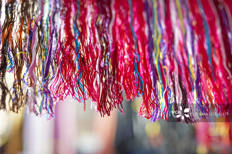 色彩斑斓的挂织物图片素材