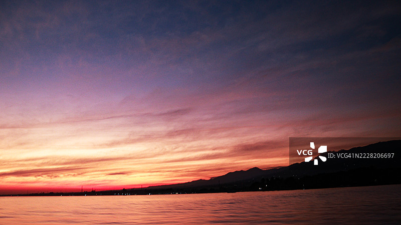 巴厘岛东部高地的日出黄昏天空图片素材