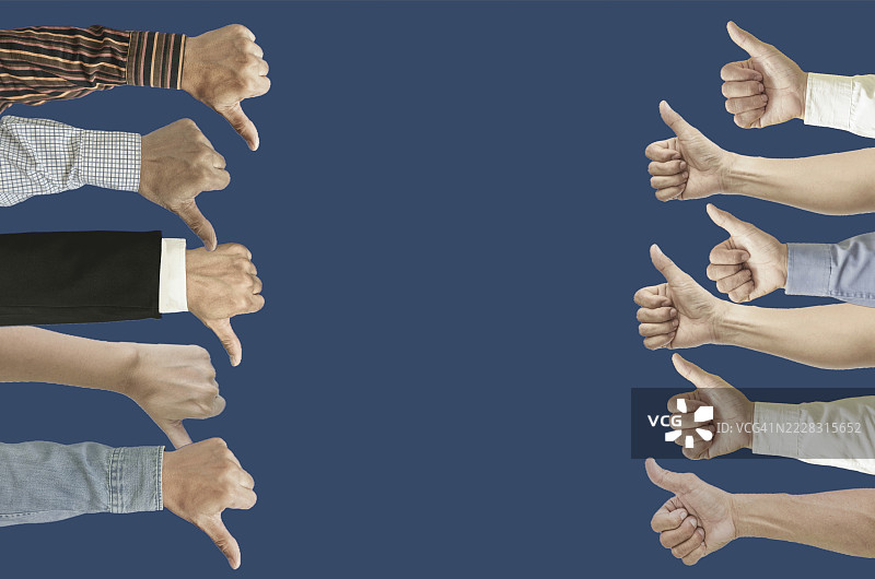 竖起大拇指或倒立大拇指图片素材