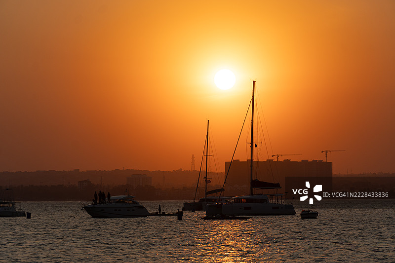 坦桑尼亚达累斯萨拉姆的日落图片素材