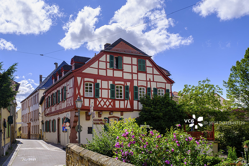 阿尔采，莱茵黑森地区，莱茵兰-普法尔茨州，德国的施洛斯加斯图片素材