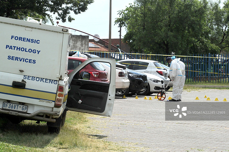 犯罪现场调查员在工作图片素材