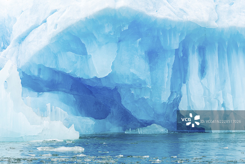 冰山，蓝色冰川冰，斯梅伦堡冰川，斯堪的纳维亚，斯匹茨卑尔根图片素材