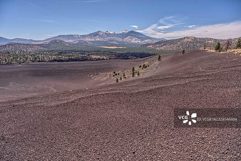 日落火山国家纪念碑附近的火山边缘，亨利峰，科科尼诺国家森林，亚利桑那州，美国图片素材