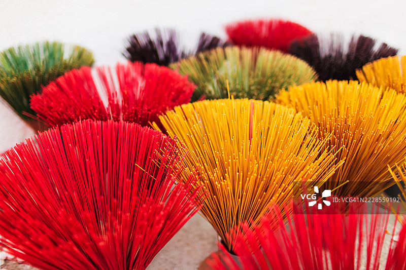 五彩缤纷的香棒用于庆祝农历新年，在越南被称为春节图片素材