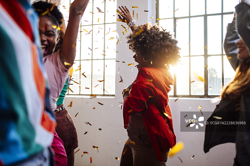 不同的舞蹈朋友图片素材