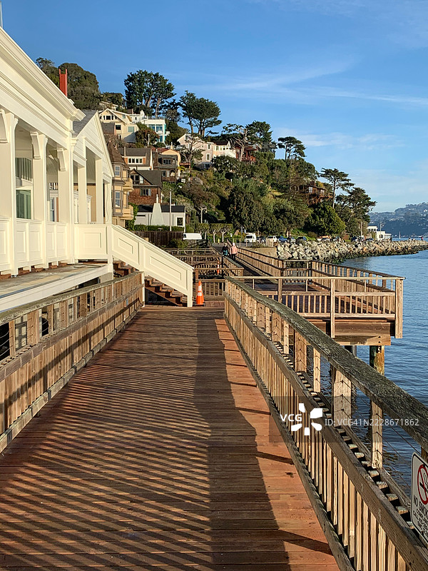 加利福尼亚州索萨利托的海上桥梁与天空的景观图片素材