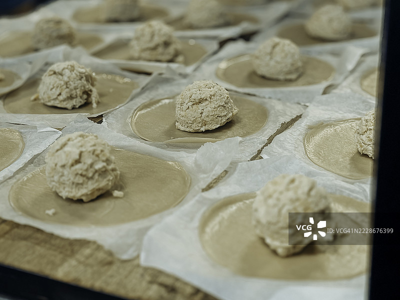 高角度视图的甜点摆放在桌子上，冬季花园，佛罗里达州，美国图片素材