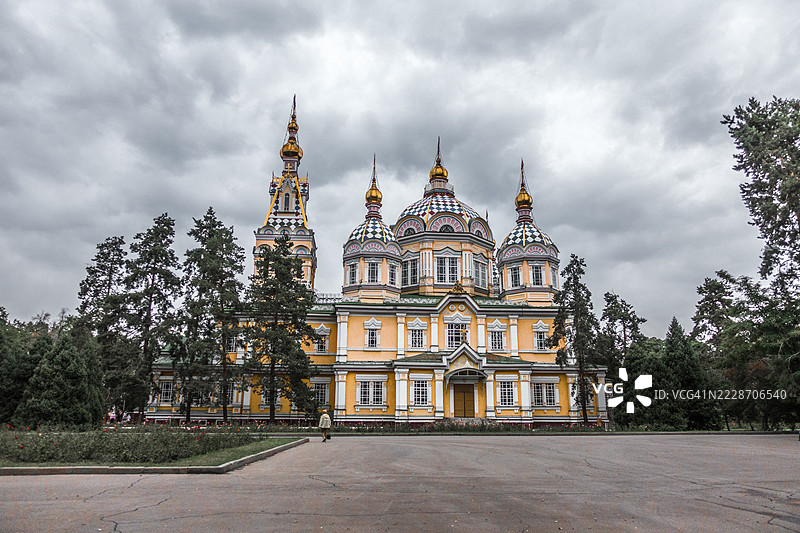 阿拉木图的泽恩科夫大教堂图片素材
