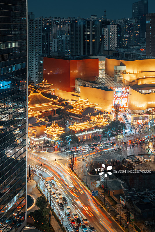 上海市中心夜间鸟瞰图图片素材