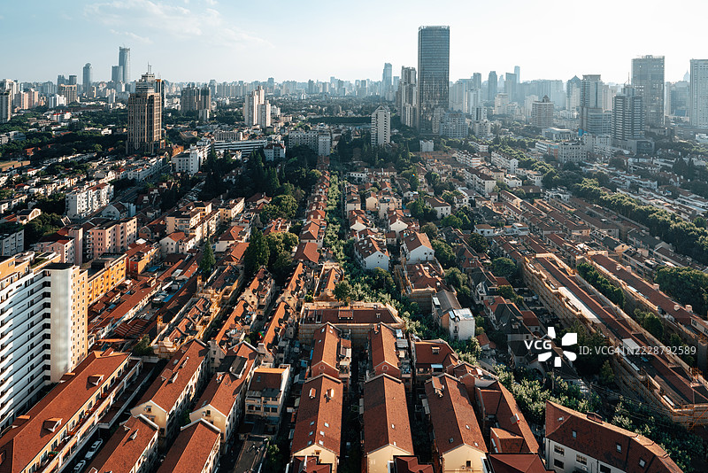 中国上海市中心徐汇区的白天景观图片素材