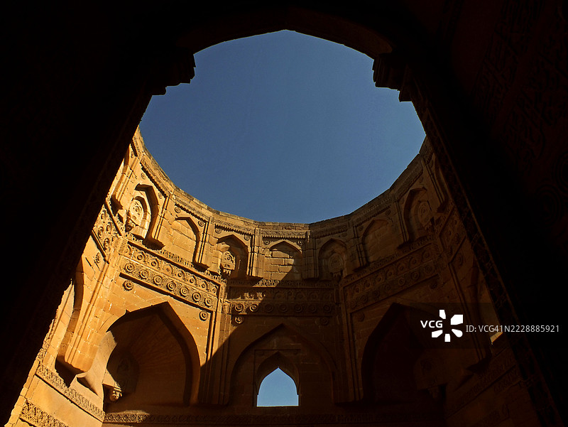 Makli的墓葬建筑细节和内部视图图片素材