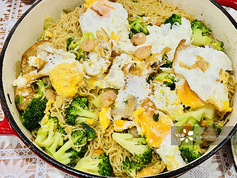 高角度视图的碗中食物，圣克莱尔，新南威尔士州，澳大利亚图片素材