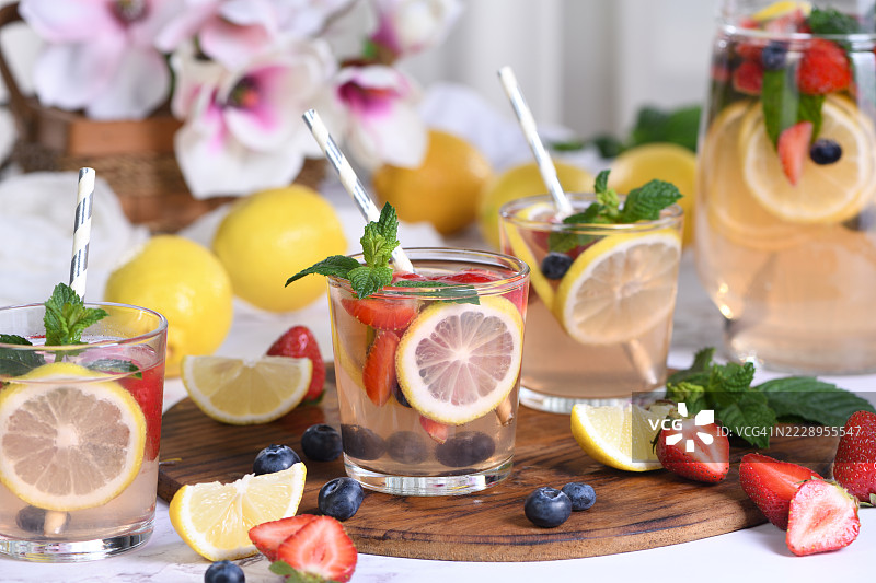 桌子上的饮料特写，乌克兰图片素材