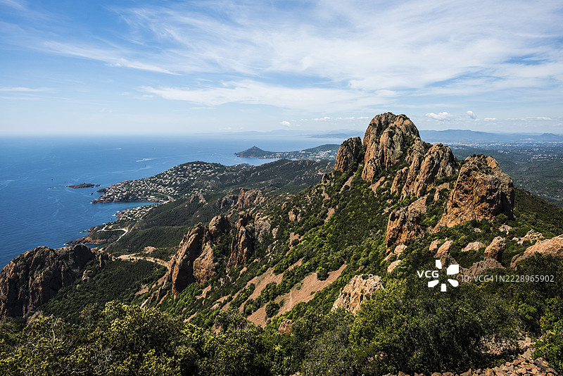全景,卡普鲁克山,靠近安泰尔,圣拉法埃尔,埃斯特雷尔山脉,瓦尔省,蓝色海岸,普罗旺斯-阿尔卑斯-蓝色海岸,法国图片素材