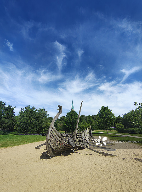 德国施莱斯维希的海滩美景与天空相映成趣图片素材
