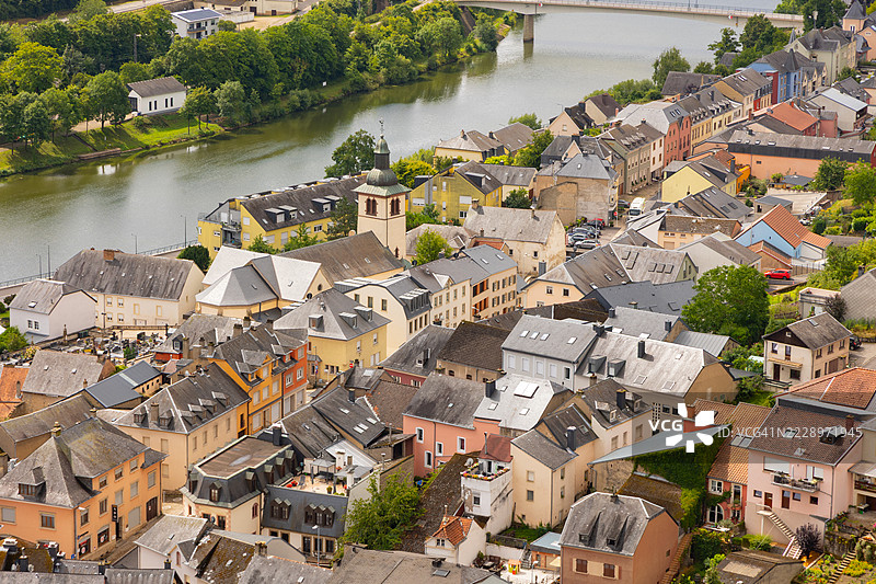 卢森堡摩泽尔谷中的典型村庄图片素材