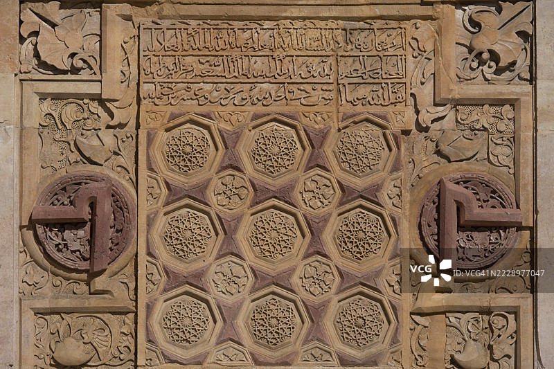 土耳其中部安纳托利亚的锡瓦斯市的迪夫里吉大清真寺和医院（医院的入口门廊）图片素材