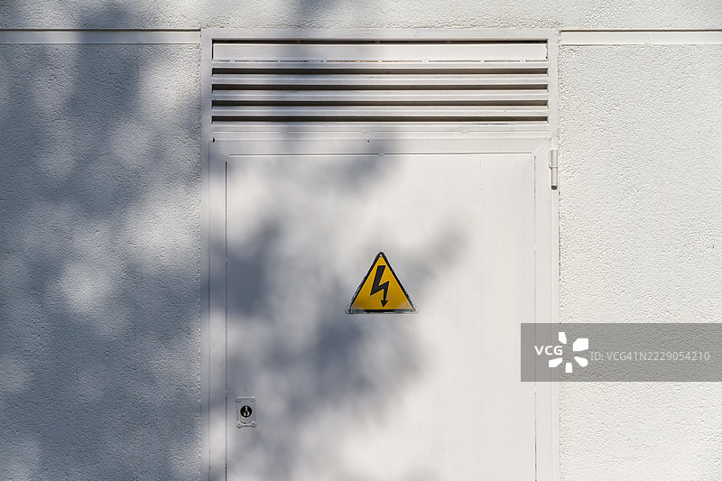 电击危险标志图片素材