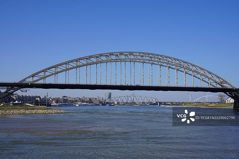 瓦尔桥、天际线桥及其他桥梁，尼梅根，荷兰图片素材