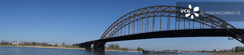 尼梅根著名的瓦尔桥全景视图，荷兰图片素材