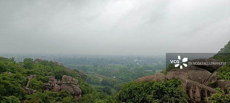 印度北方邦马霍巴的天空下全景风景图片素材