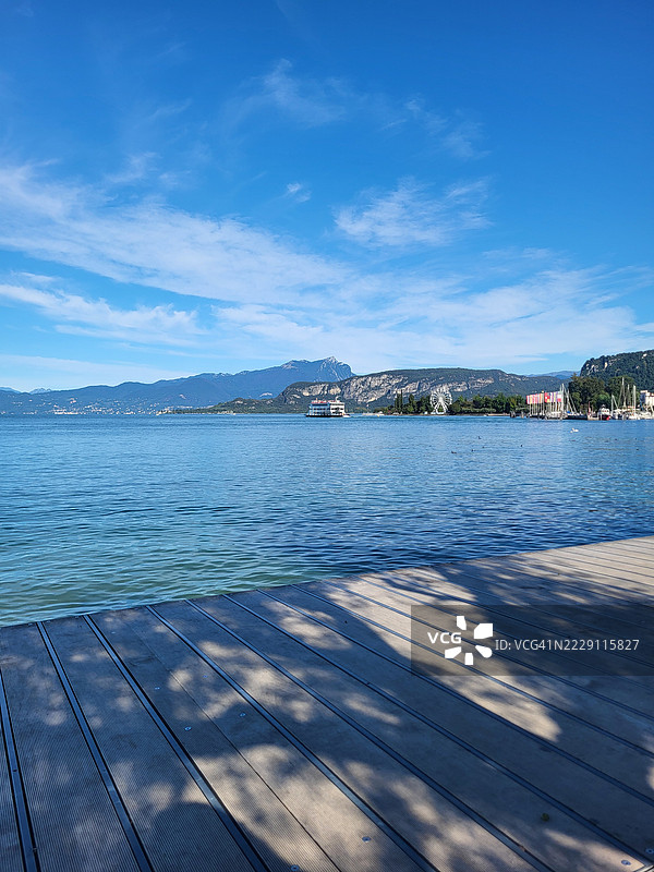 意大利威尼托州巴尔多利诺的海洋与天空的美丽景色图片素材