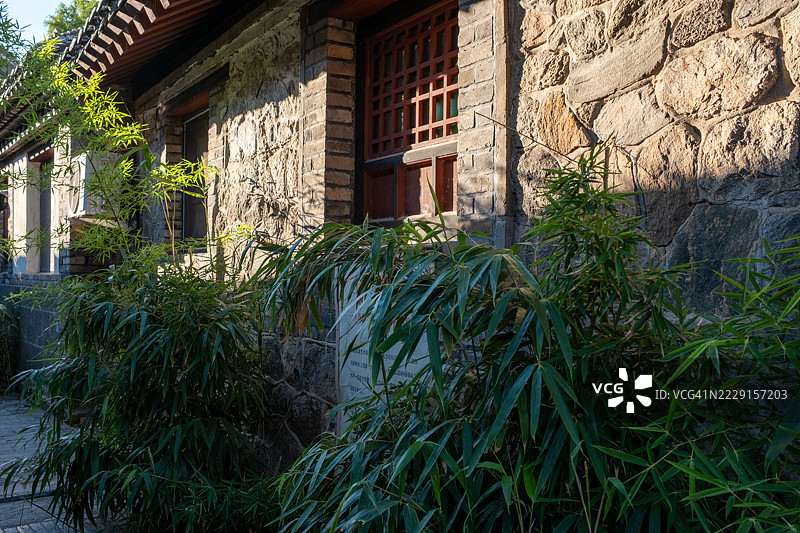 竹子与石墙的屋顶细节图片素材