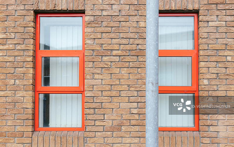 红色窗户和路灯，波特塔尔博特图片素材