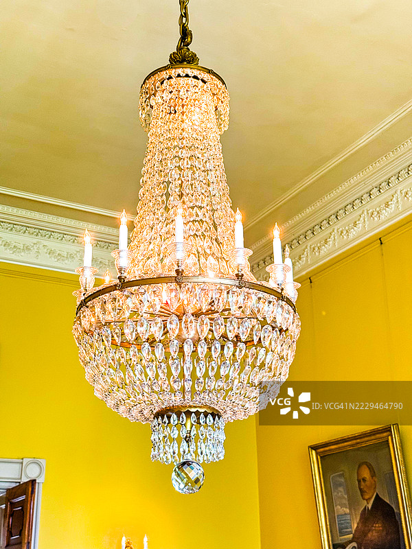 华盛顿特区图多尔广场历史博物馆内的比利时吊灯图片素材