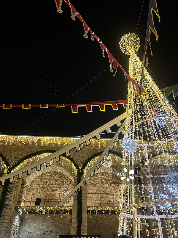 西班牙佩尼斯科拉老城的圣诞装饰图片素材